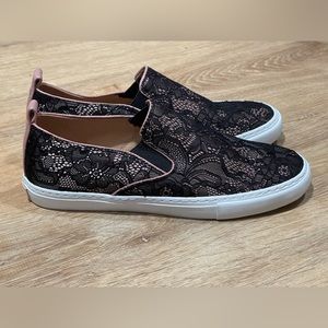 NEW Marc Fisher Black and Pink Floral Lace Liletta Sneaker Size 7.5